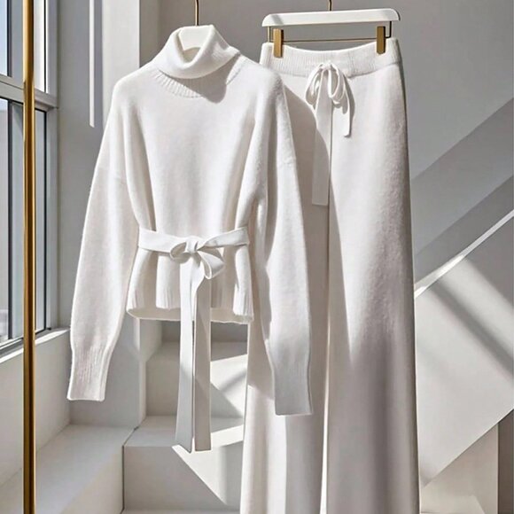 MODA ME COUTURE Sweaters - White Casual Women's Elegant Knitted Sweater
